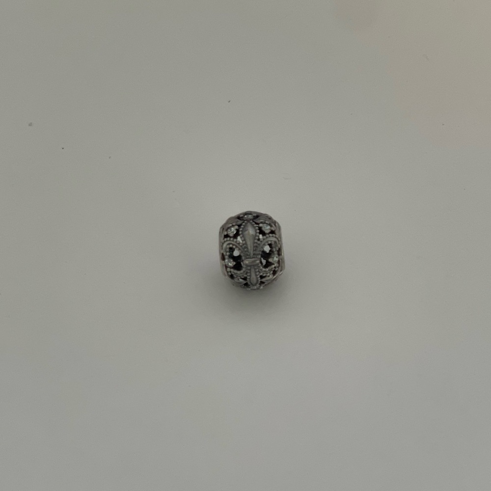 Pandora s925 ale fleur de lis charm